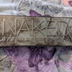 Urban Decay Naked Smoky Eyeshadow Palette